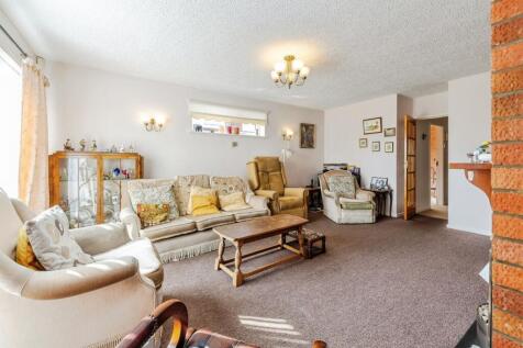 Lounge / Dining Room