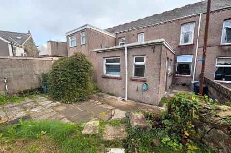 Rear Garden e (edit).jpg