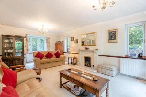 8690087-interior02.jpg