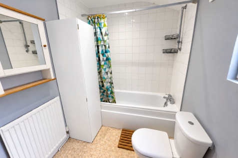 8a, Deanery Road, E15 4LP