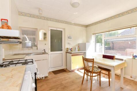 Kitchen/ Dining Room