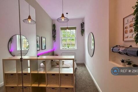 Your Fully Furnished Big Bright Room