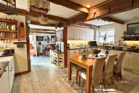 Kitchen/Living Area