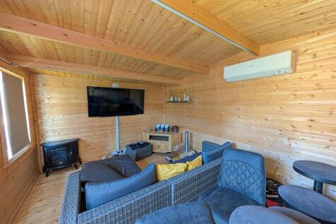 Outbuilding.jpg