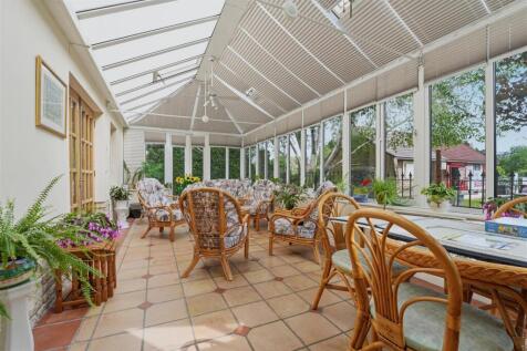 Residents Conservatory.jpg