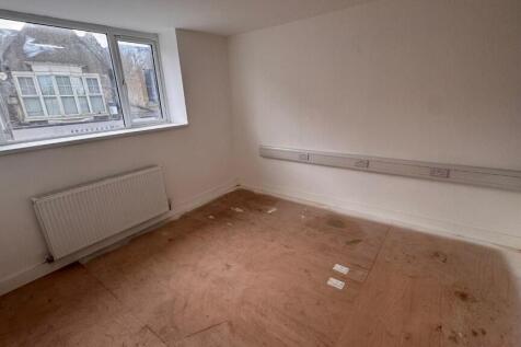 Retail Property (high street) to rent Image 5