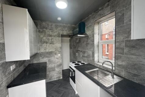 Grange Avenue, Huddersfield, West Yorkshire, HD2 photo 5