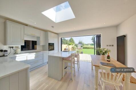 Ancaster Crescent, New Malden, KT3 photo 3