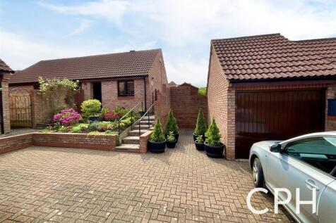 Scarborough, YO12 - property photo