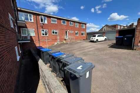 Residents Parking / Garages