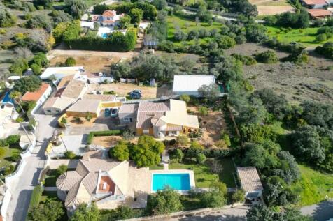 Algarve Bargain 4 Bed Villa For Sale In Loule (6)