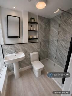 Room 5 - Ensuite