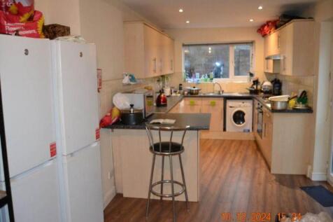 Room 2, 227 Mackintosh, Roath, Cardiff, CF24 4RP