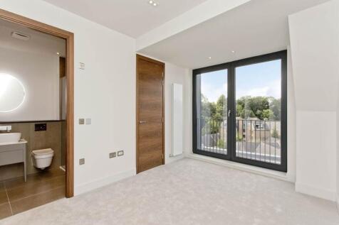 4 bed, 3 bath Penthouse in Edinburgh - Photo 14