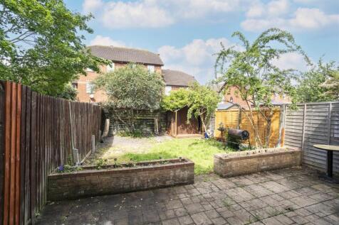 9 Mortlake Drive CR4 external 2.jpg