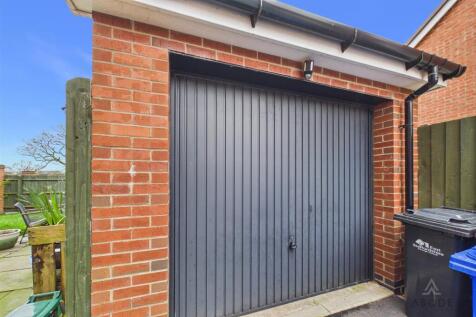 CAM03473G0-PR0600-STILL045.jpg