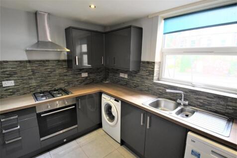 Hyde Park Road, Hyde Park, Leeds, West Yorkshire, LS6 photo 2