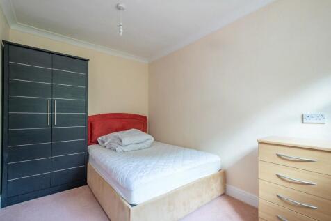 16 St. Martins Cl...