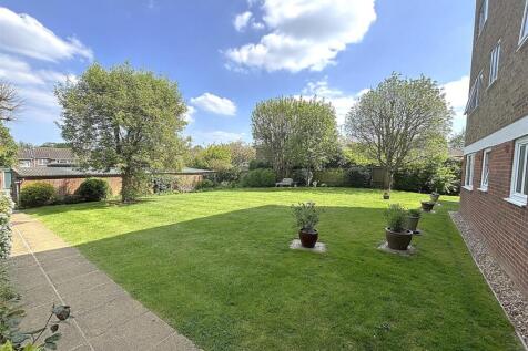 COMMUNAL GROUNDS &amp; GARAGE