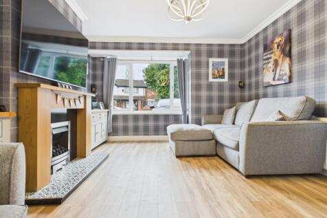 CAM03729G0-PR0111-STILL008