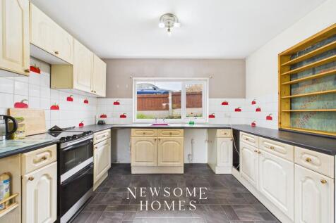 Kitchen/ Dining Room