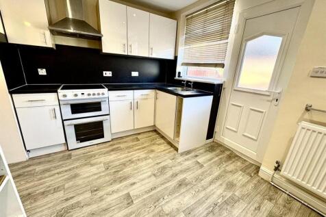 Kitchen 2.jpg