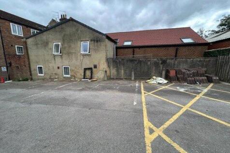 Retail Property (high street) to rent Image 3