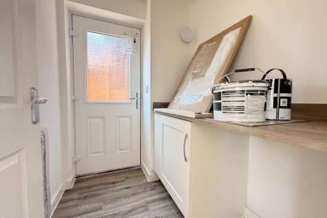 Dickens Way, Kirkby-In-Ashfield, NG17 photo 5