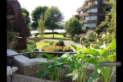 River Views And Communal Gardens