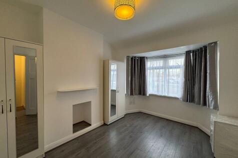 26 Launceston Gar...