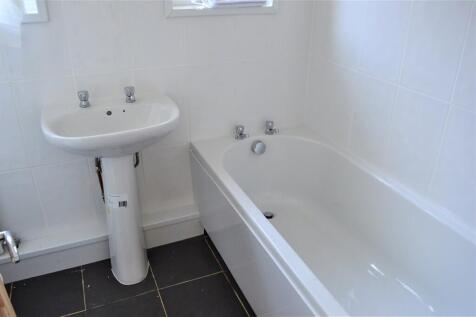 Alexandra Road, Hengoed photo 5