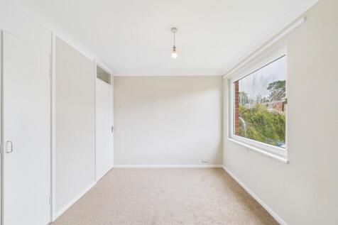 CAM02023G0-PR0176-STILL015