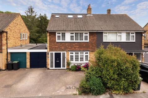 8 Ashden Walk, TN10 3RL 002.jpg