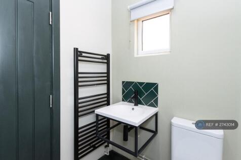 Similar Spec Bathroom 