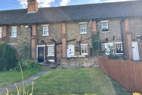 Grays, RM16 - property photo