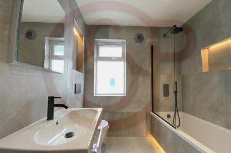 1st bathroom.jpg