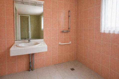 salle d'eau d'une chambre maison 2 : retrait des m