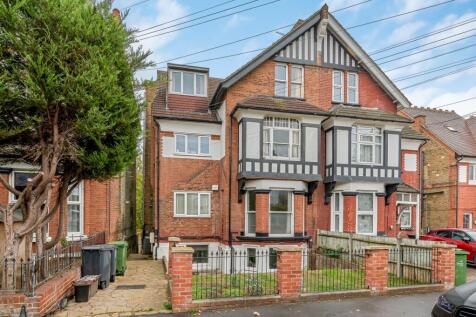 2-bed flat on Babington Road, London, SW16, £2,300/mo