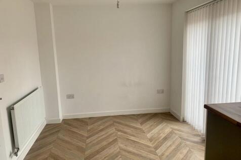 Lovesey Avenue, Hucknall photo 3