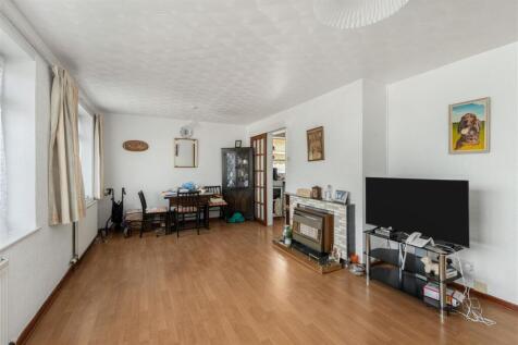 16 Leigh Grove, Banbury-6.jpg