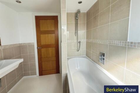 Shower Room 2nd Floor