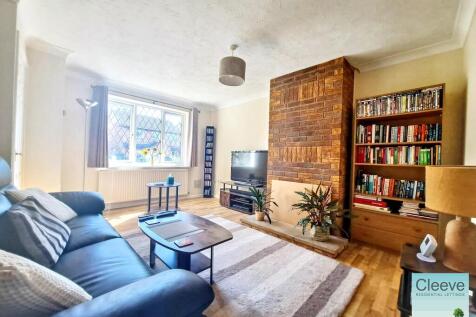 Holmer Crescent photo 3