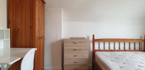 Ensuite Room // Last Room // Arboretum Ave photo 4