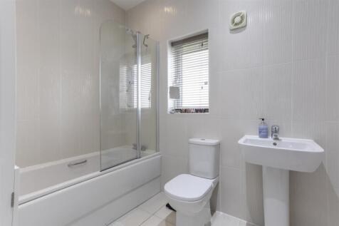 7_Driffield Avenue_1.jpg