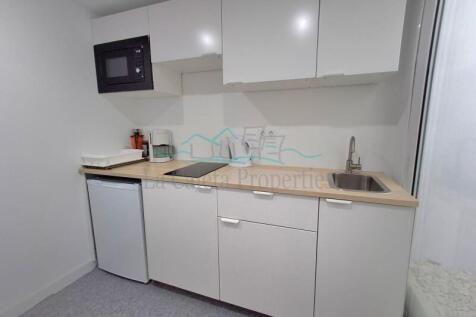 Studio kitchen