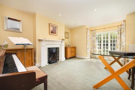 10 Main Street, Newton Burgoland