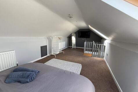ATTIC ROOM
