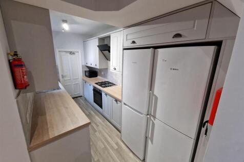 43 Cardigan Kitchen .jpg
