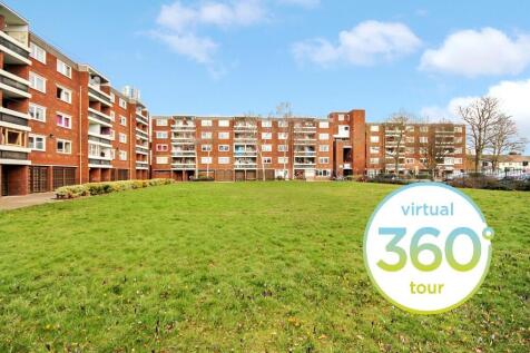 2-bed flat on Kingsway, Ferrars Way, £1,050/mo