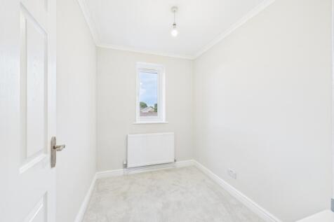 CAM02023G0-PR0184-STILL029